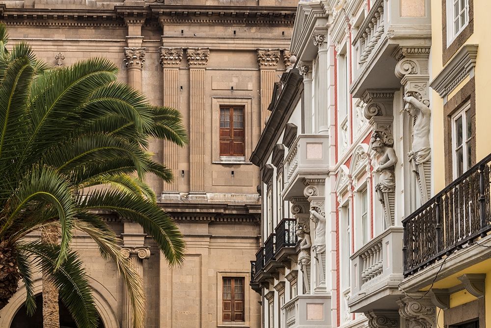 Spain-Canary Islands-Gran Canaria Island-Las Palmas de Gran Canaria-Plaza Santa Ana-buildings